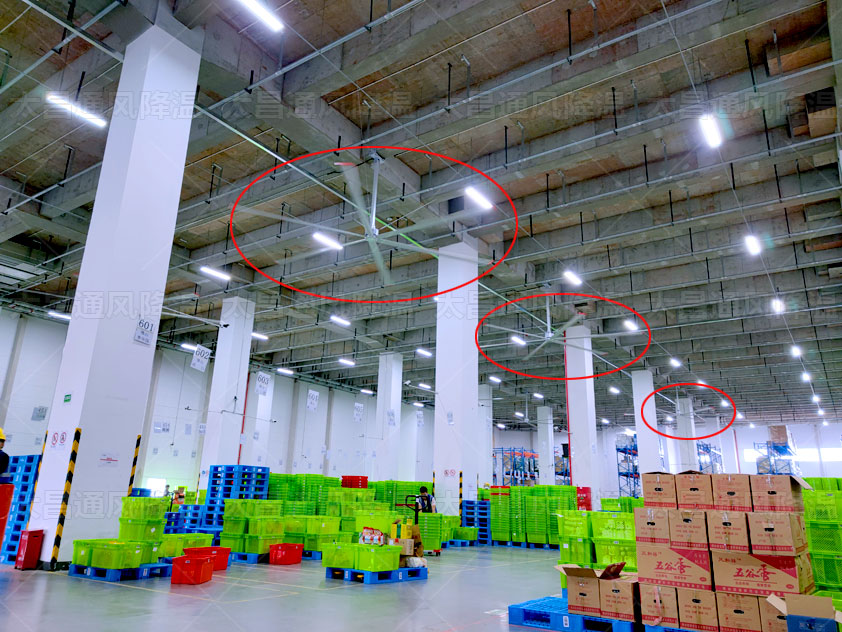 倉庫怎么通風(fēng)降溫，一臺(tái)永磁工業(yè)大風(fēng)扇解決