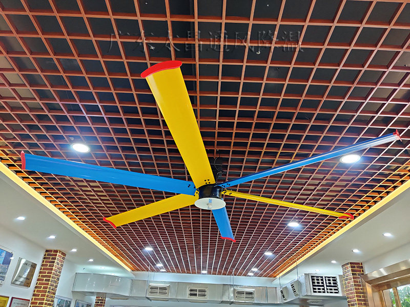 有了這臺(tái)工業(yè)大風(fēng)扇，空調(diào)費(fèi)都省了！