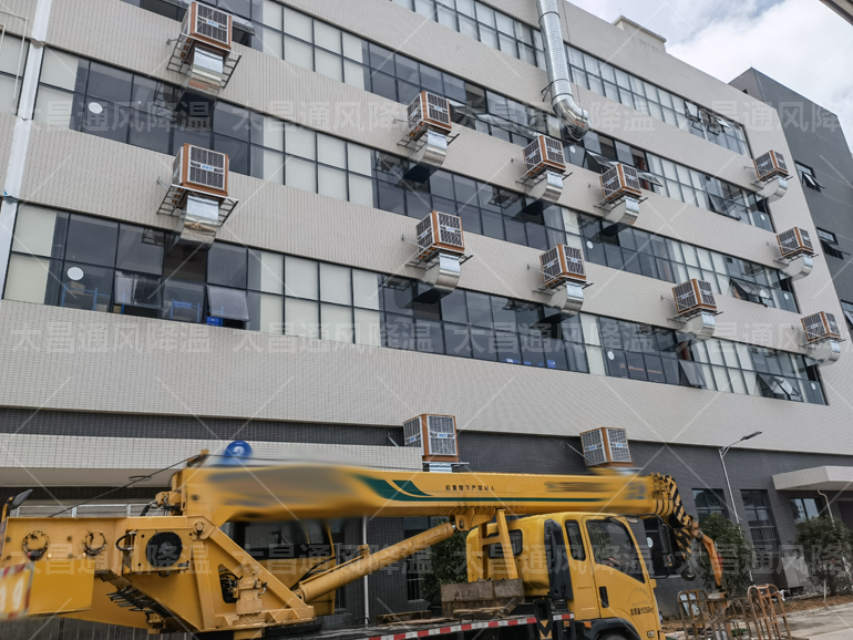 車間悶熱怎么降溫?潤(rùn)東方節(jié)能環(huán)?？照{(diào)解決方案