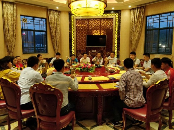 齊心協(xié)力，為公司的未來(lái)再創(chuàng)輝煌！