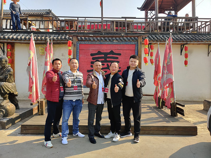 潤東方環(huán)?？照{(diào)團(tuán)隊出游