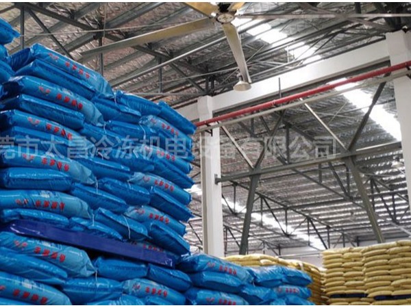 高大空間通風降溫一定要用工業(yè)大風扇,用了才知道效果這么好！